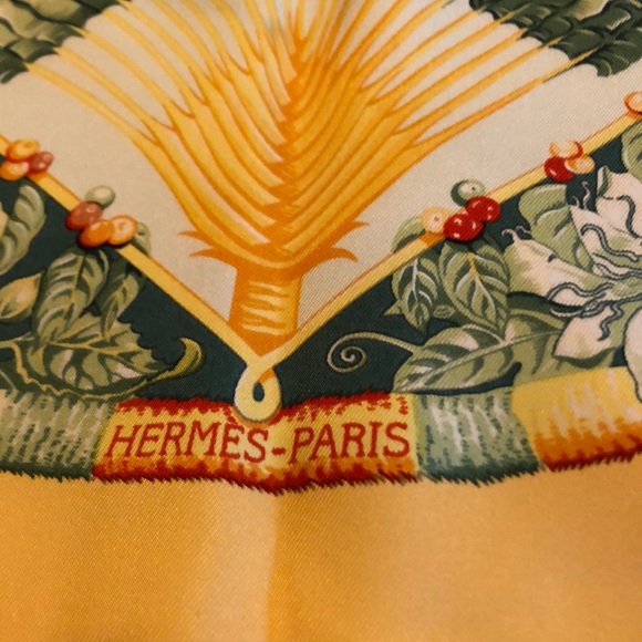 Fabulous Hermès scarf. Bought in Paris. - Picture 4 of 9